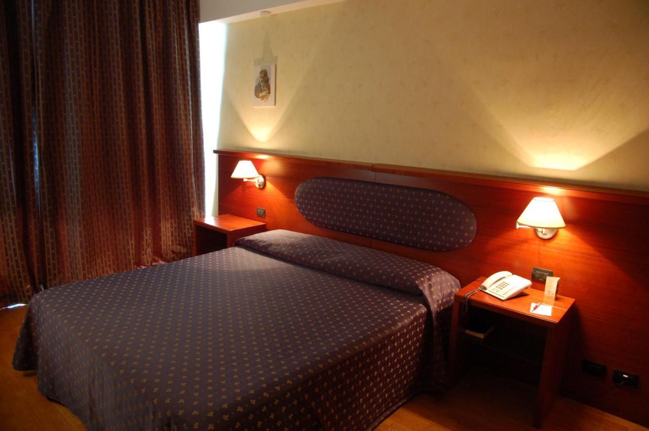 Hotel Nettuno Catania Esterno foto