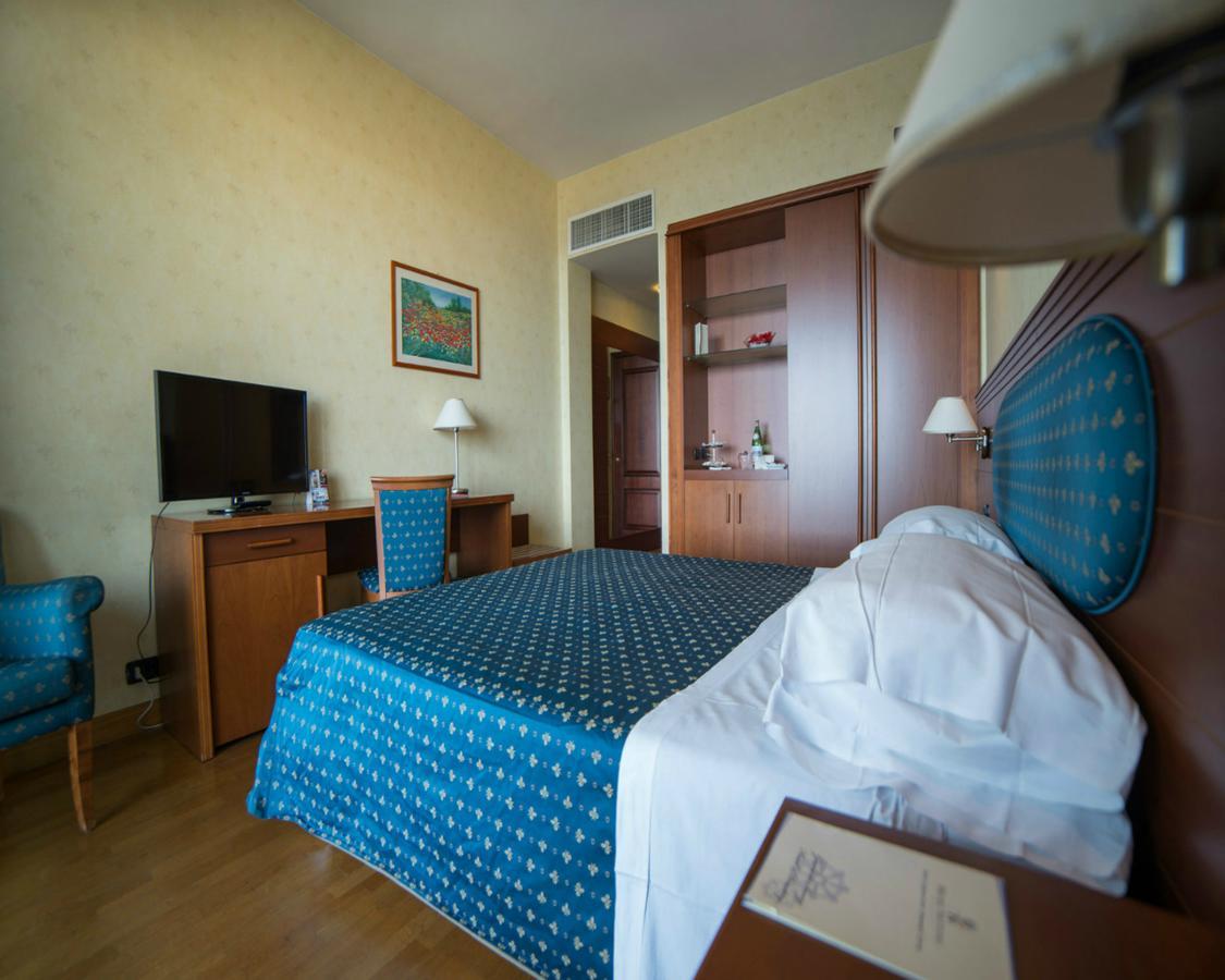 Hotel Nettuno Catania Esterno foto